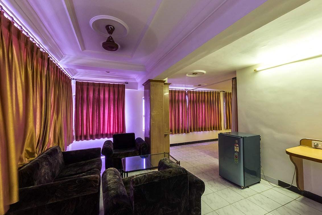 Hotel Kirti Jamnagar Ngoại thất bức ảnh