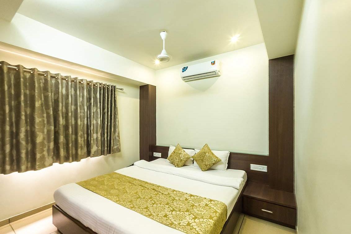 Hotel Kirti Jamnagar Ngoại thất bức ảnh